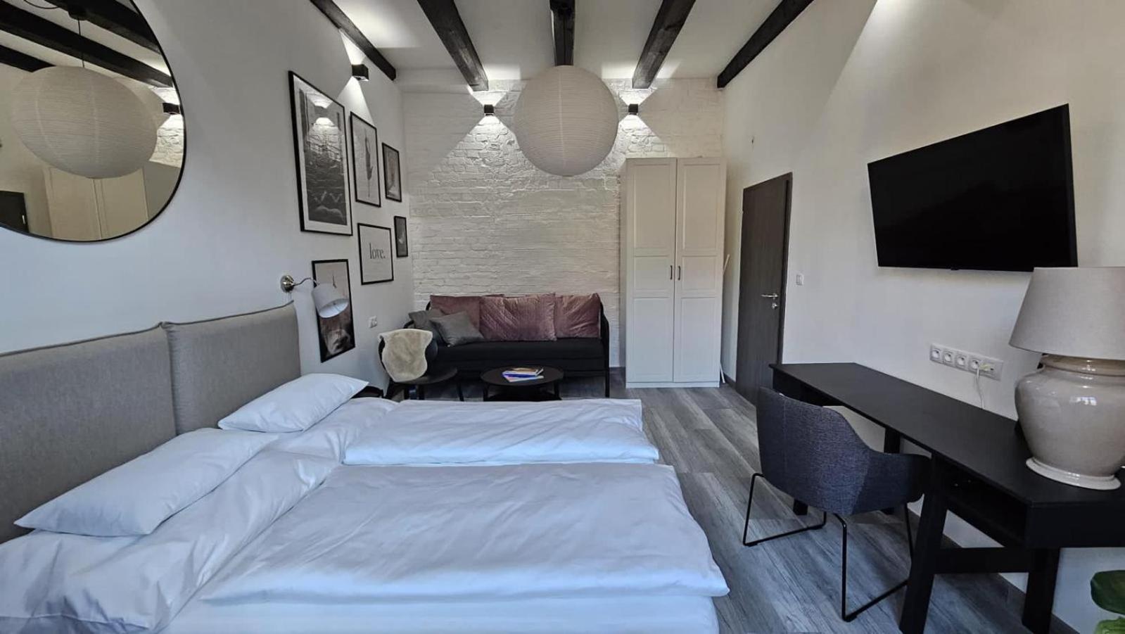 Great Living Apartments 卡罗维发利 外观 照片