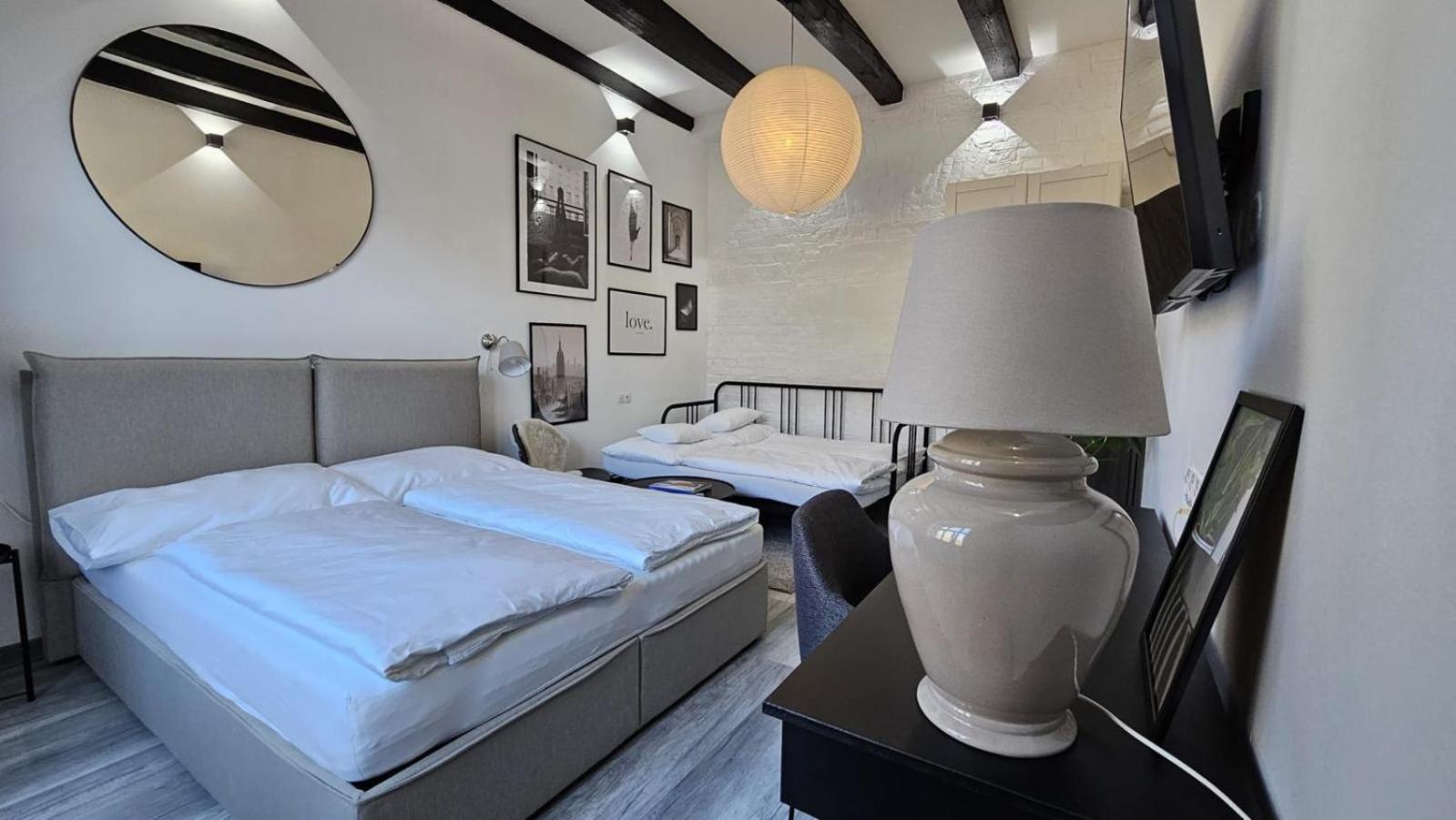 Great Living Apartments 卡罗维发利 外观 照片